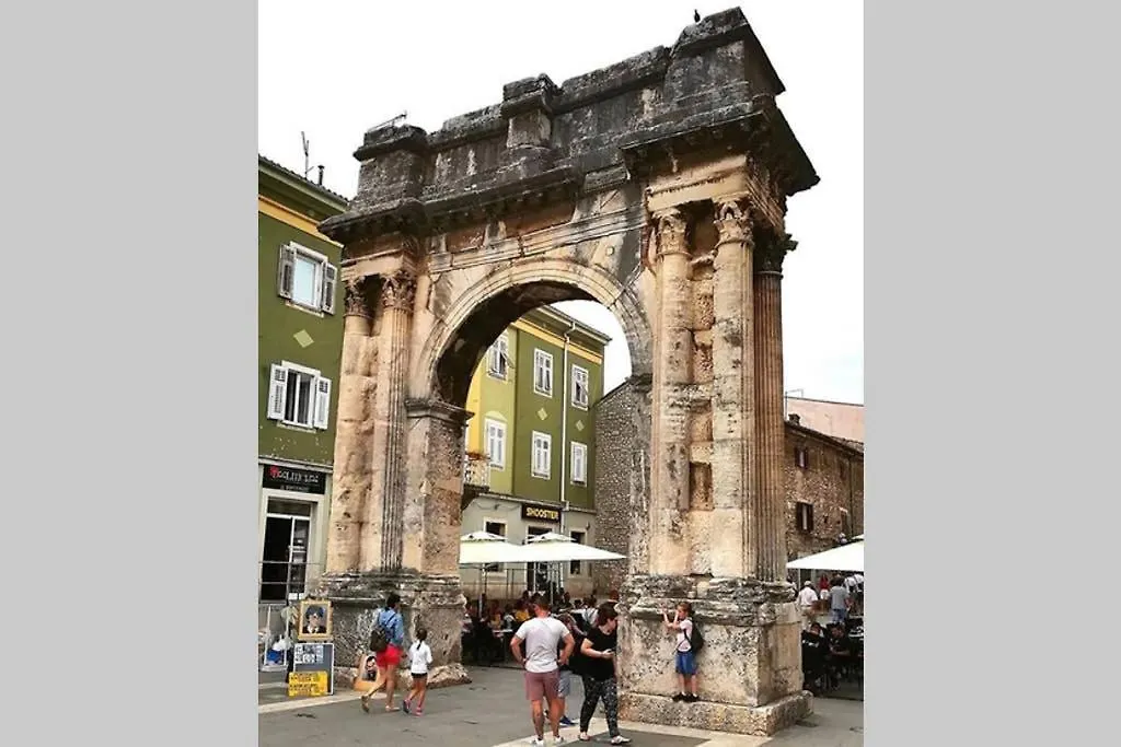 Apartmán Historic Building Port Side Near Arena 3Xac Nets Pula 0*,  Chorvatsko